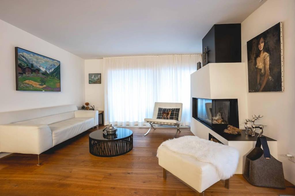 Stylish Home With Matterhorn View In The Center ツェルマット エクステリア 写真