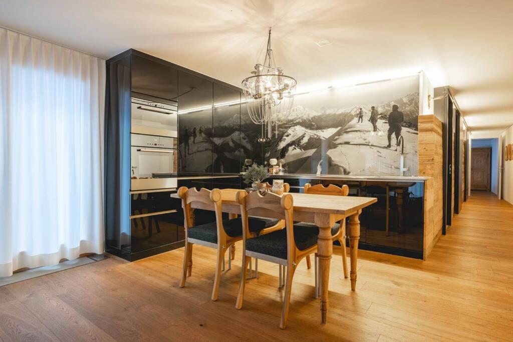 Stylish Home With Matterhorn View In The Center ツェルマット エクステリア 写真
