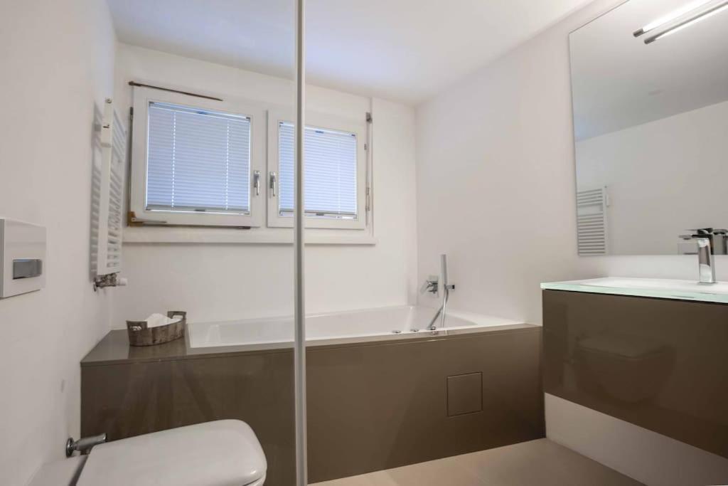 Stylish Home With Matterhorn View In The Center ツェルマット エクステリア 写真