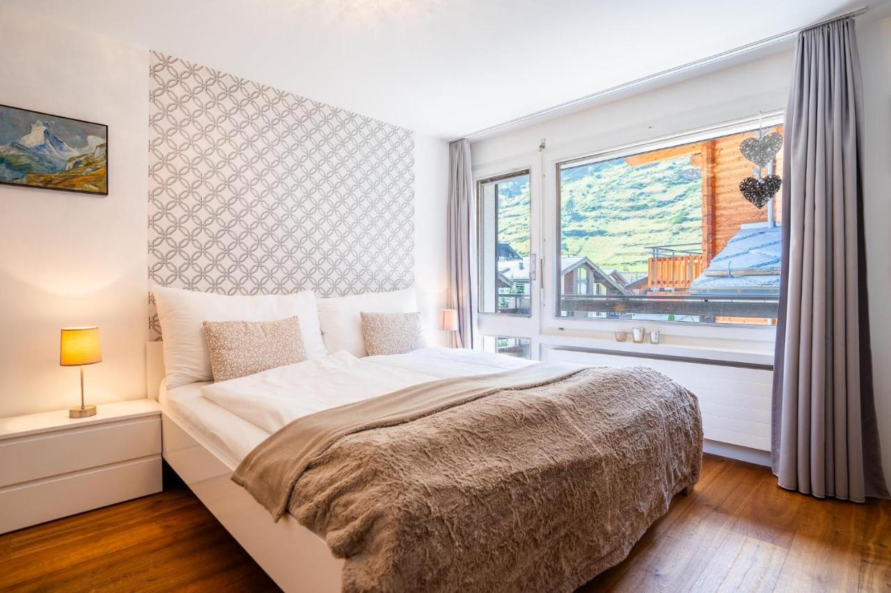Stylish Home With Matterhorn View In The Center ツェルマット エクステリア 写真