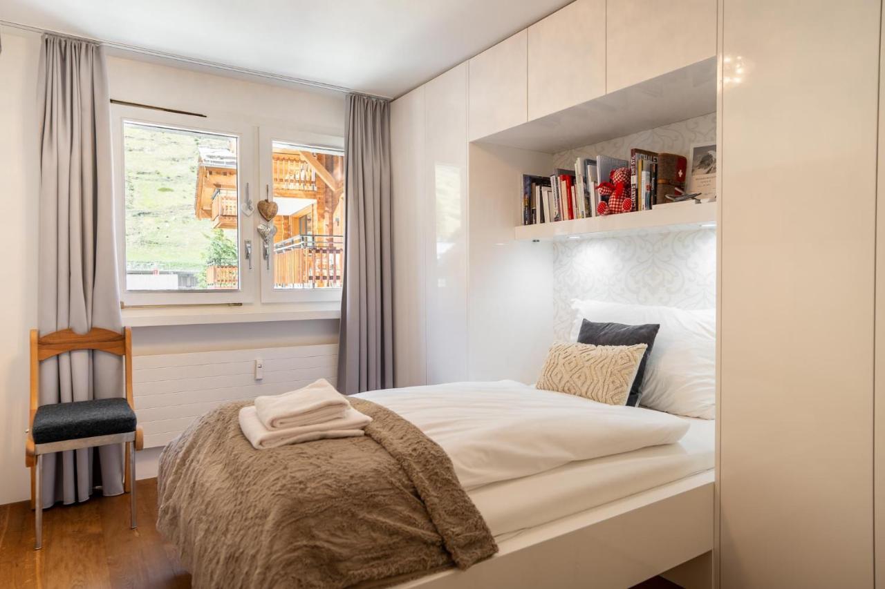 Stylish Home With Matterhorn View In The Center ツェルマット エクステリア 写真