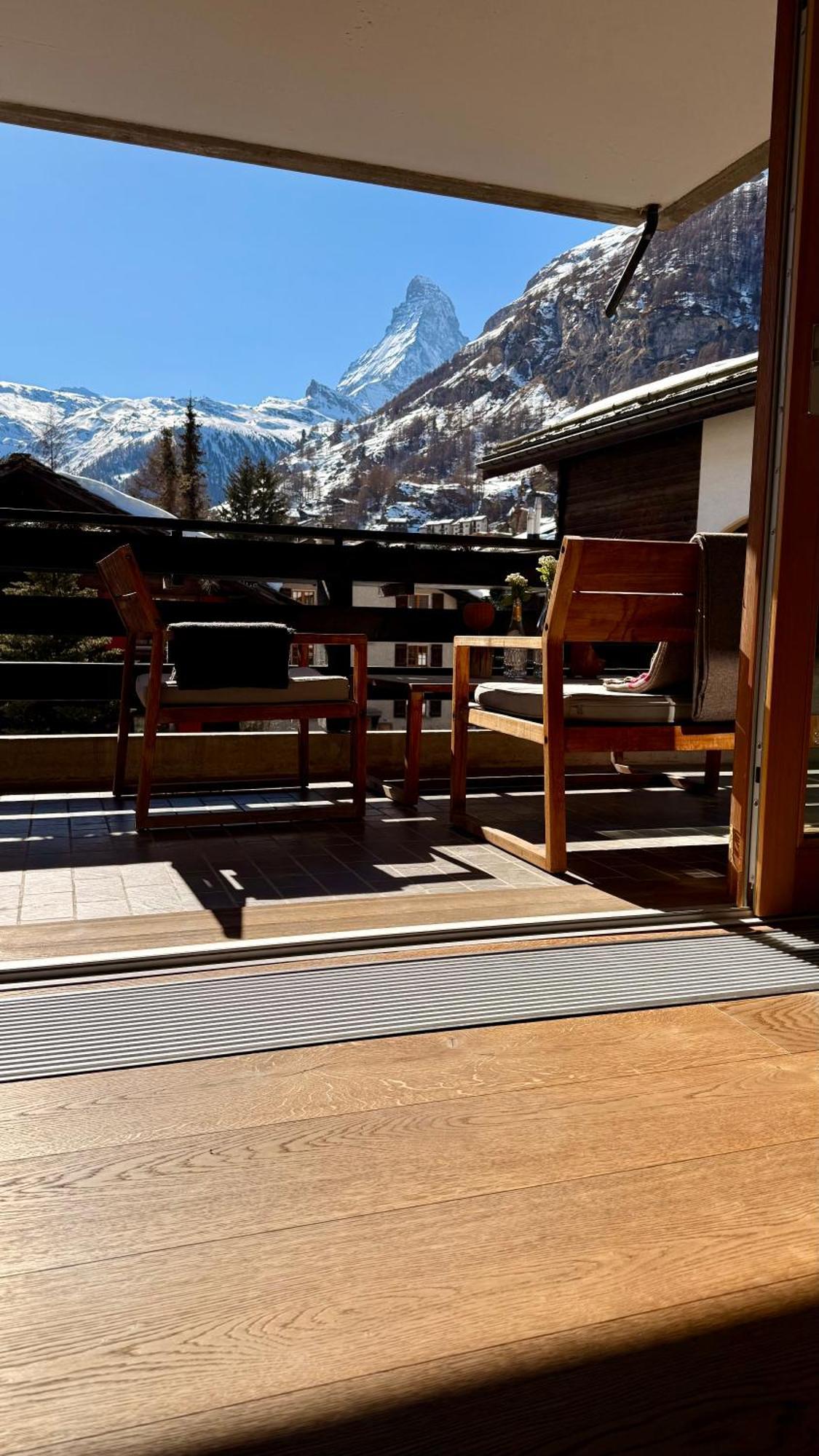 Stylish Home With Matterhorn View In The Center ツェルマット エクステリア 写真